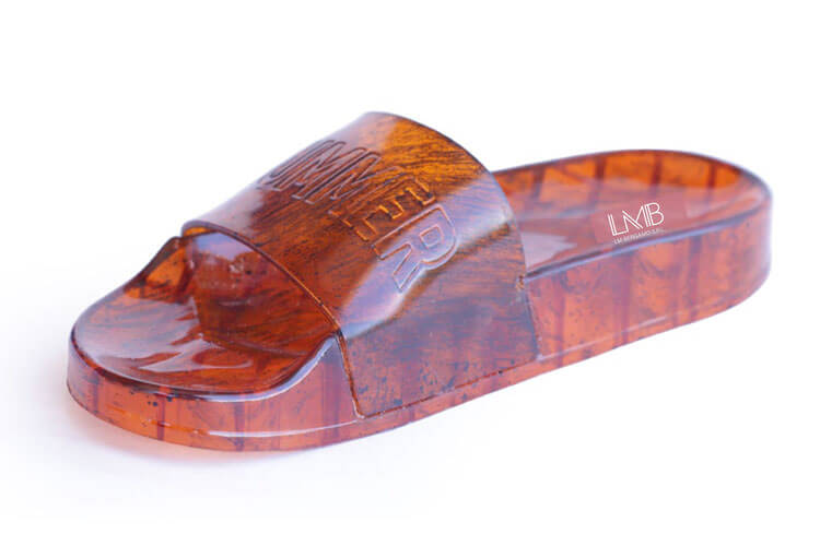 INYECCIÓN EN PVC Y PROCESOS DE PINTURA Y LAQUEADO. ALTA FRECUENCIA CAPELLADA.